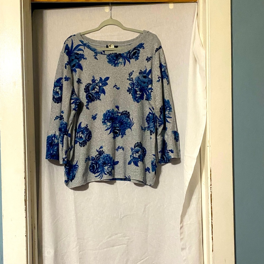 Mandy Evans gray and blue floral top